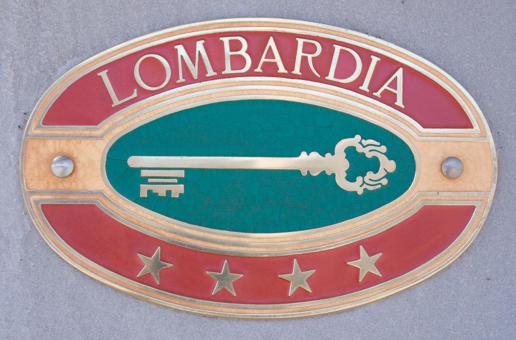 Hotel Lombardia 蒙法尔科内 外观 照片